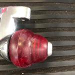 Feu de gabarit rouge sur pied 