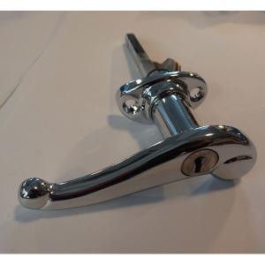 Poignée de porte chromée à clé