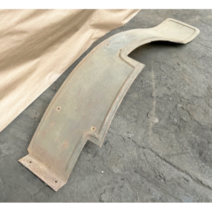 Aile arrière droite pour automobile à transmission par chaine