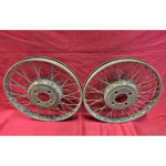 Jeu de 2 Roues à rayons pour pneus à talons